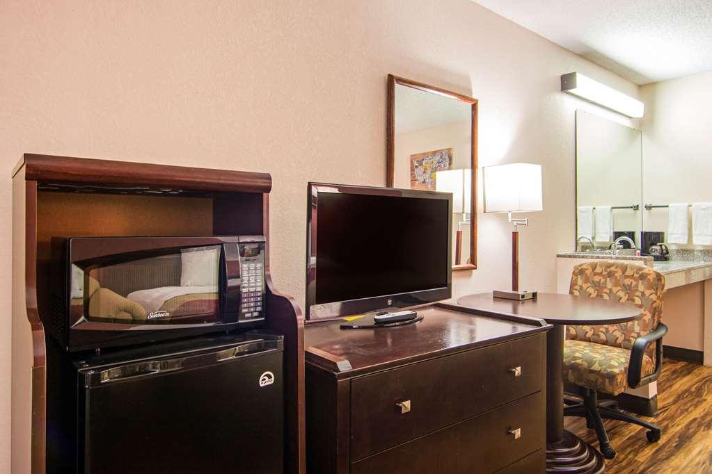 Econo Lodge Мадисън Стая снимка