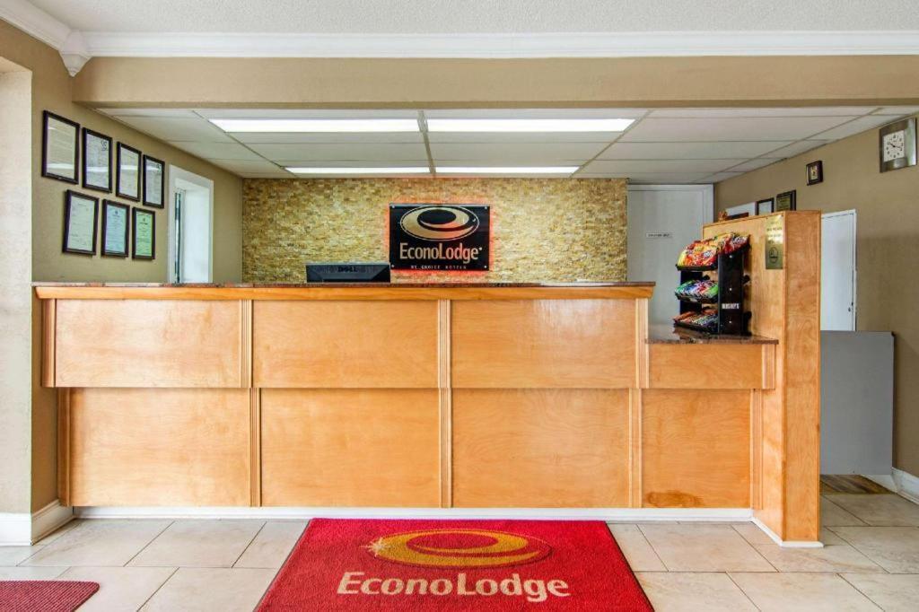 Econo Lodge Мадисън Екстериор снимка