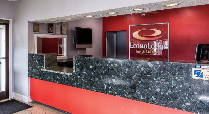 Econo Lodge Мадисън Екстериор снимка