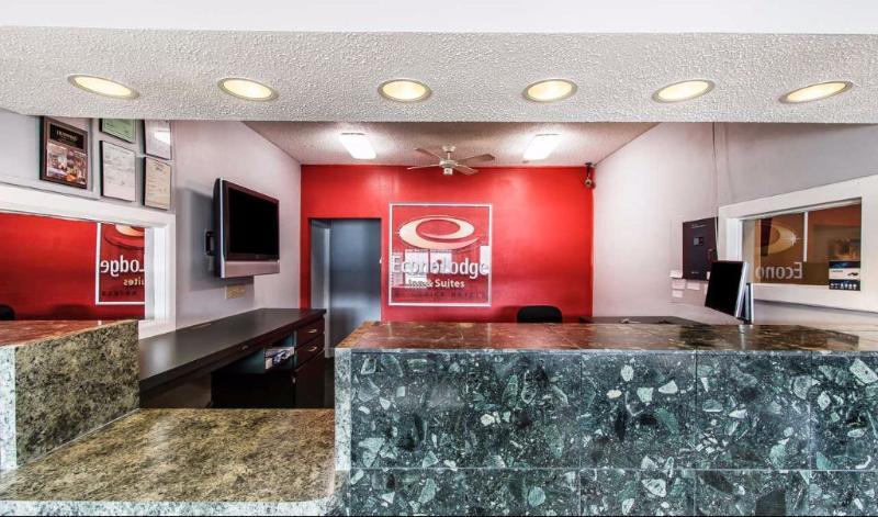 Econo Lodge Мадисън Екстериор снимка
