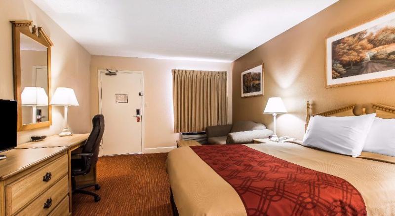 Econo Lodge Мадисън Екстериор снимка